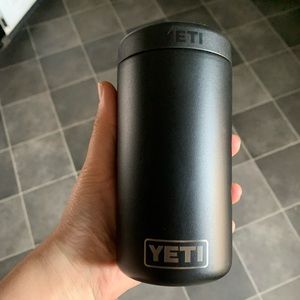 Yeti 16oz Koozie